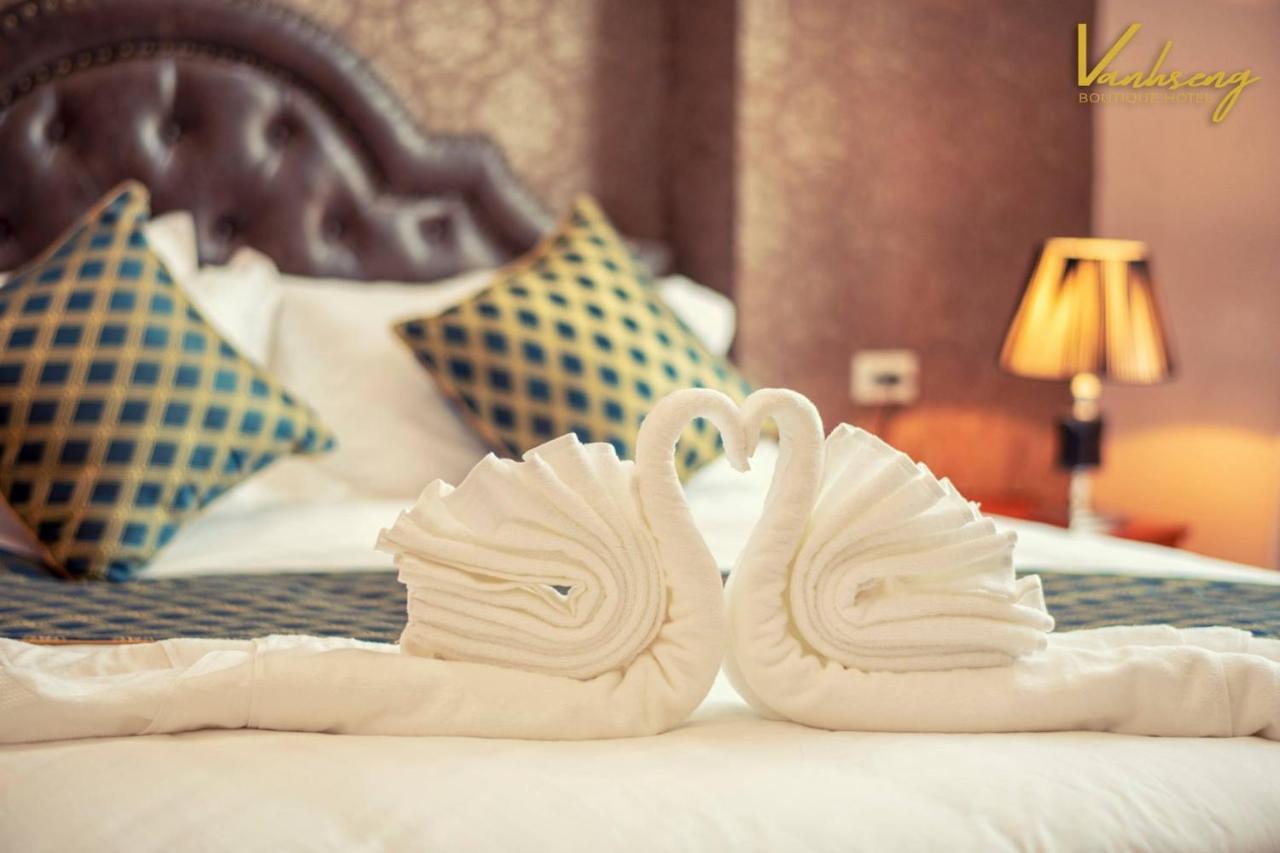 วันห์สิง บูทิก โฮเต็ล Hotel เวียงจันทน์ ภายนอก รูปภาพ