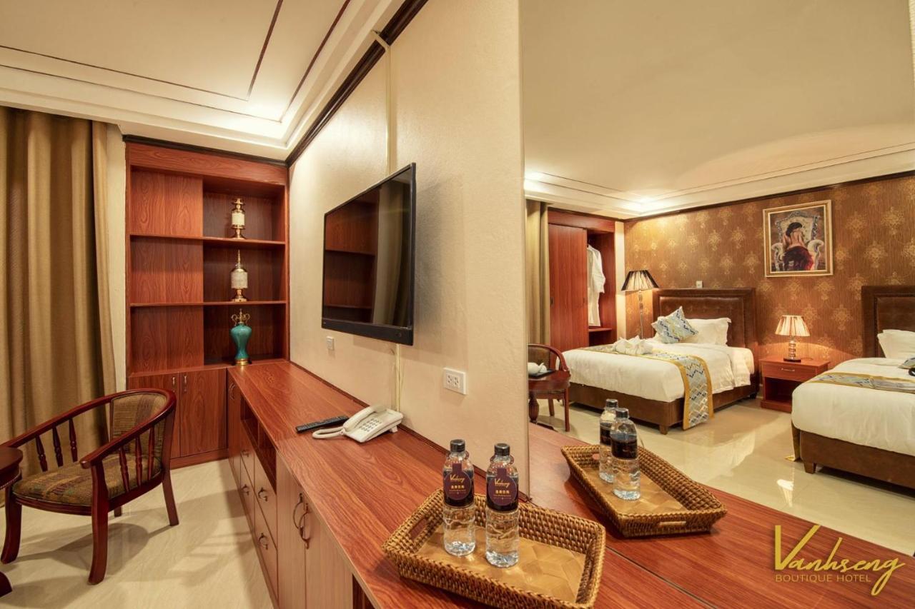 วันห์สิง บูทิก โฮเต็ล Hotel เวียงจันทน์ ภายนอก รูปภาพ