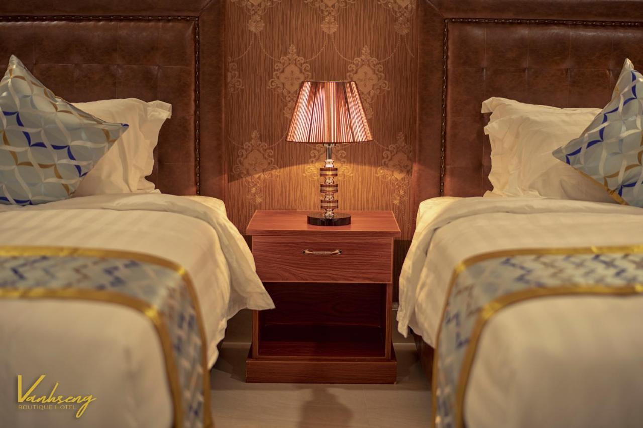 วันห์สิง บูทิก โฮเต็ล Hotel เวียงจันทน์ ภายนอก รูปภาพ